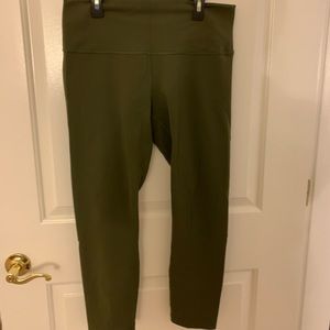 Wunder under 7/8 olive green leggings